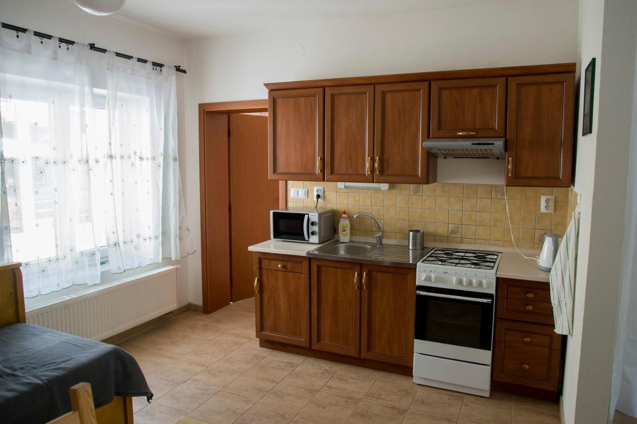 Ubytovani Domecek V Mikulove Apartment Bagian luar foto