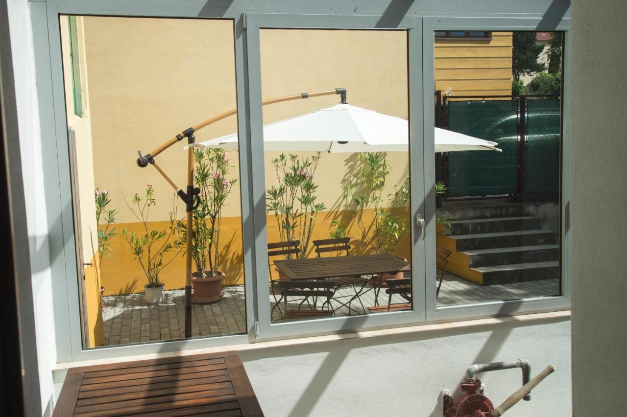 Ubytovani Domecek V Mikulove Apartment Bagian luar foto